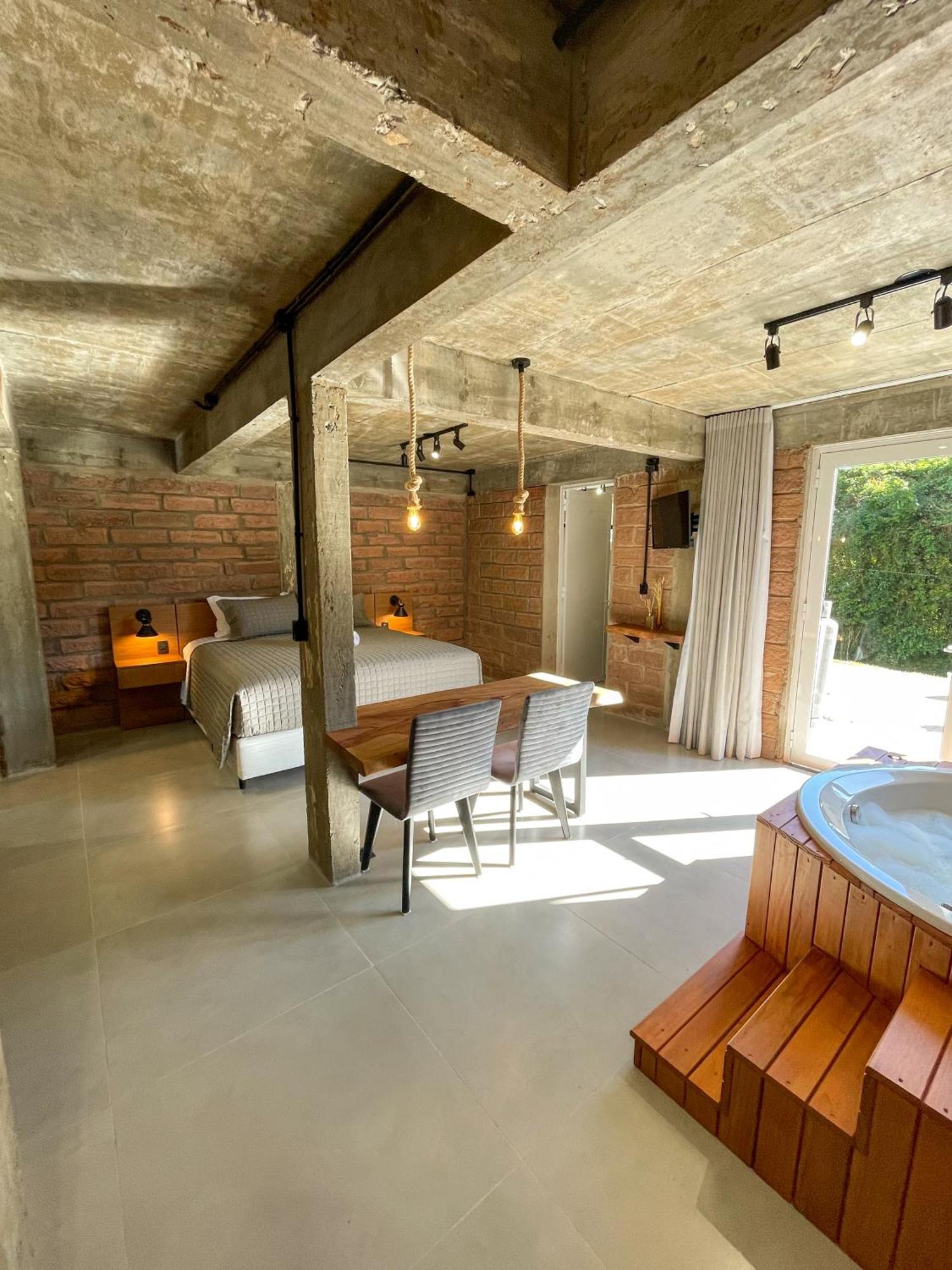 Pietra Rossa- Vale Dos Vinhedos Hotel เบงโต กองซัลเวส ภายนอก รูปภาพ
